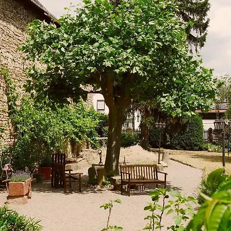 Urige Schlaffaesser Im Winzergarten Inklusive Weinprobe