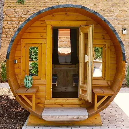 Camping Urige Schlaffaesser Im Winzergarten Inklusive Weinprobe