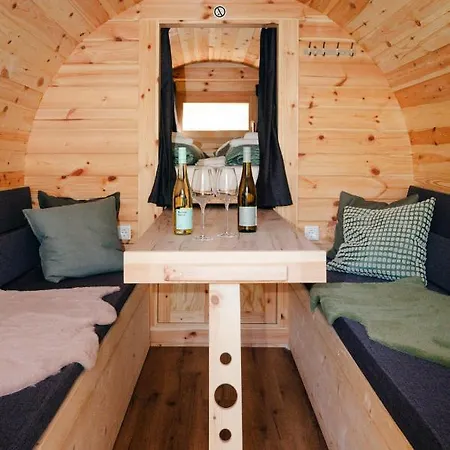 Urige Schlaffaesser Im Winzergarten Inklusive Weinprobe * Bockenheim an der Weinstrasse