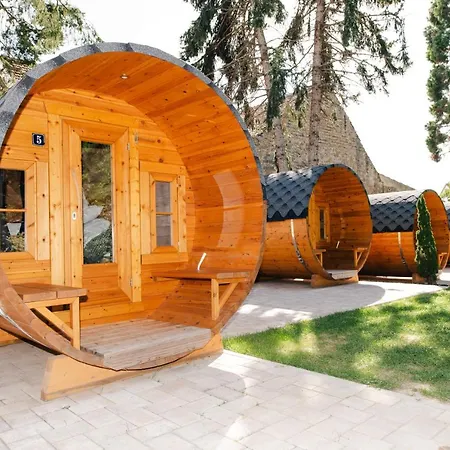 Campsite Urige Schlaffaesser Im Winzergarten Inklusive Weinprobe