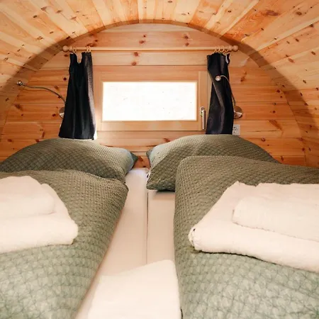 Urige Schlaffaesser Im Winzergarten Inklusive Weinprobe Camping Bockenheim an der Weinstrasse