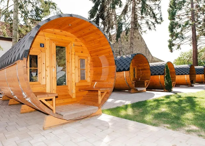 Campeggio Urige Schlaffaesser Im Winzergarten Inklusive Weinprobe