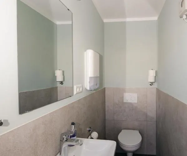 Urige Schlaffaesser Im Winzergarten Inklusive Weinprobe *